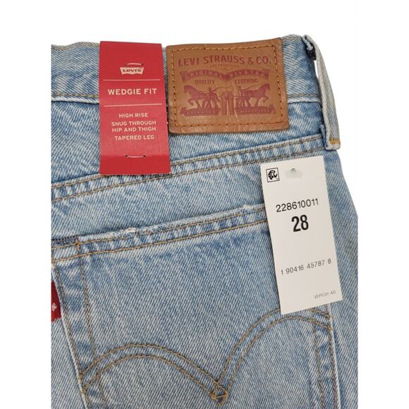 Levi’s Wedgie Fit Distressed Selvedge Jeans Size 28 High‎ Rise Tapered - Picture 4 of 5